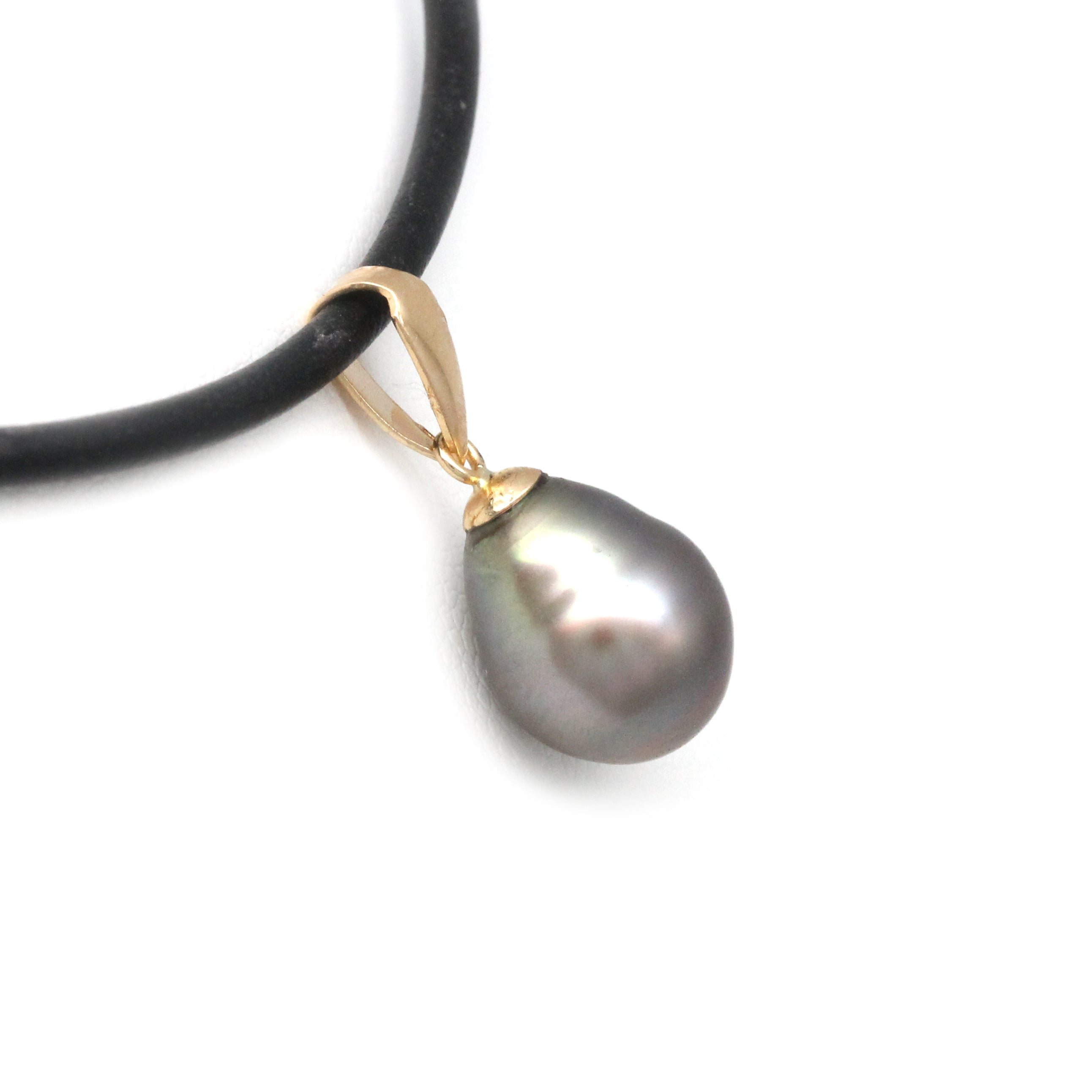 Classic 18K Yellow Gold Pendant with Cortez Pearl