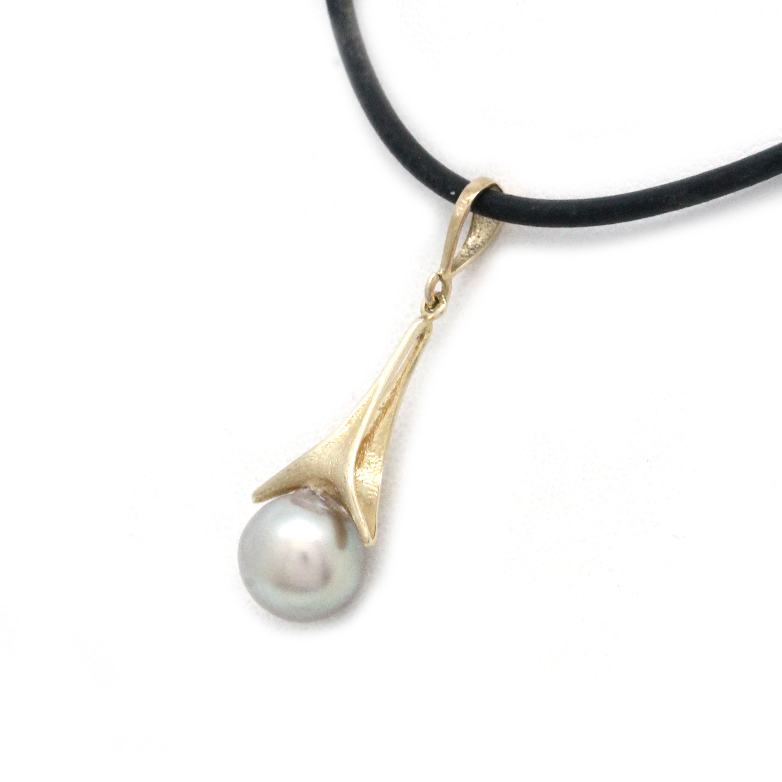 14K Yellow Gold Pendant with Cortez Pearl
