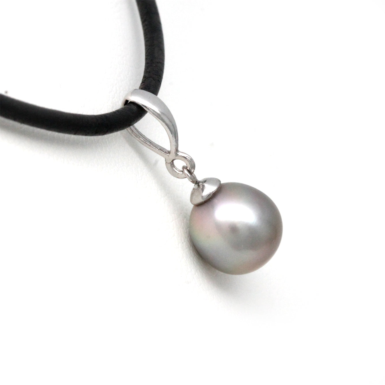 Classic Silver Pendant with Cortez Pearl
