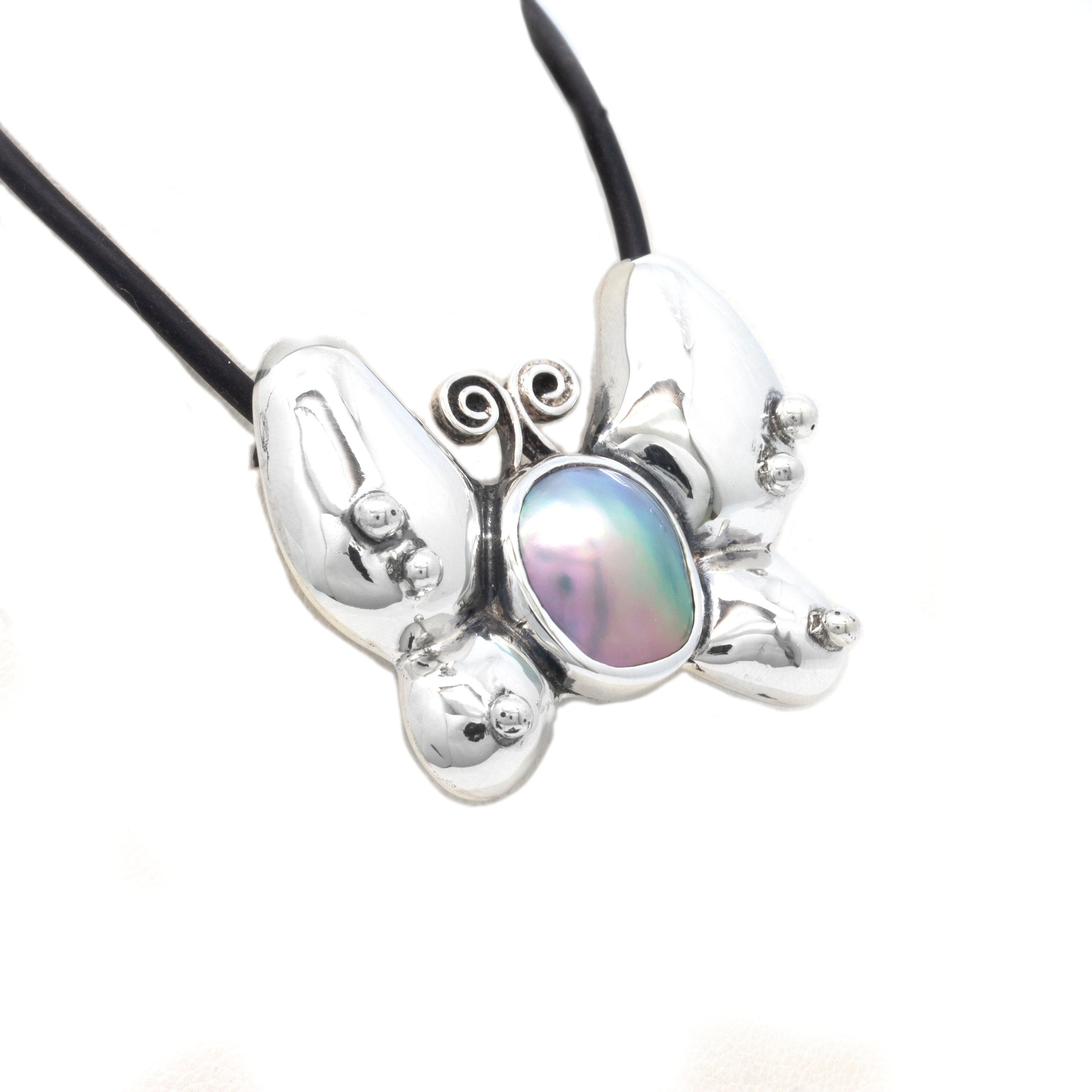 "Butterfly" Silver Pendant with Cortez Mabe Pearl by Priscila Canales