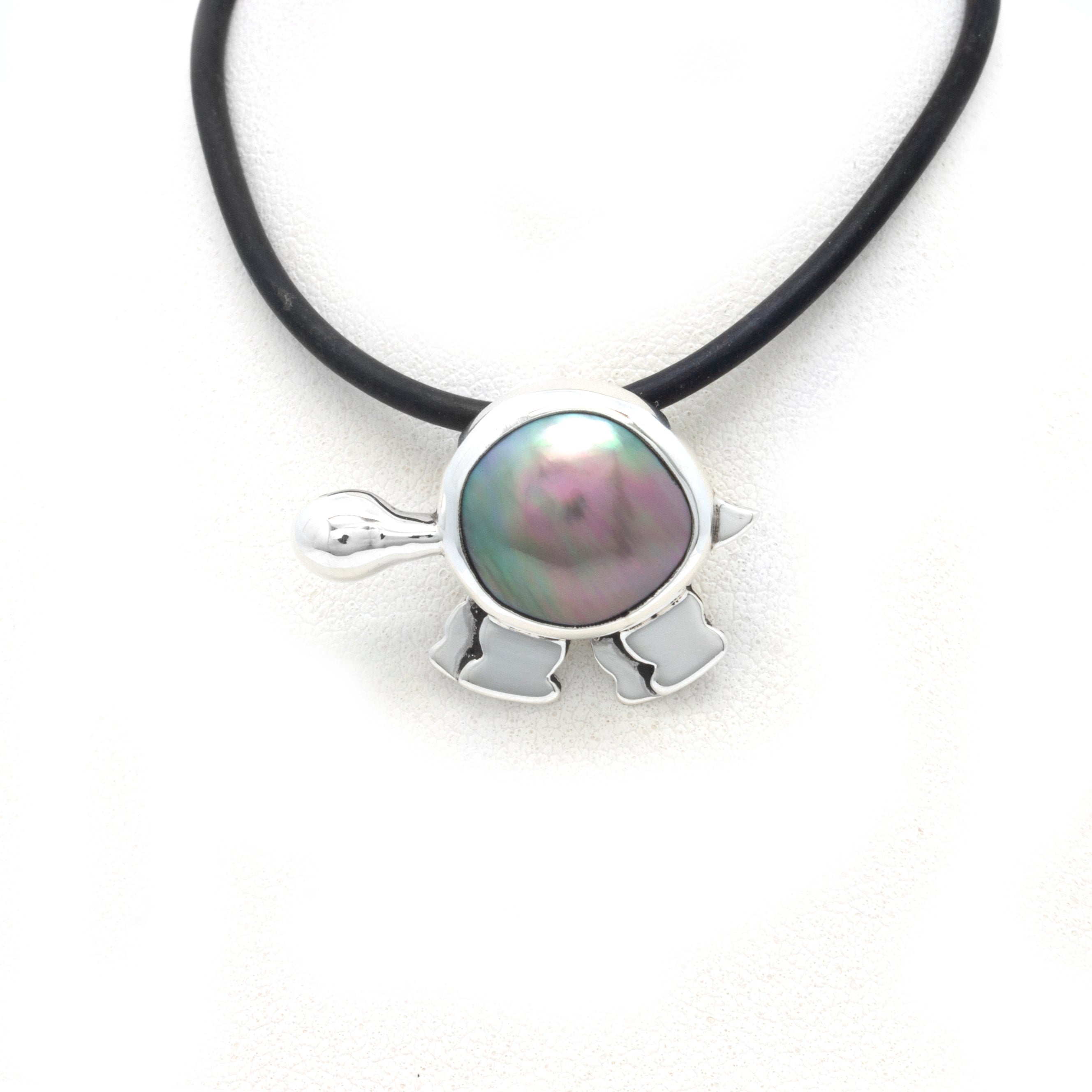 "Turtle" Silver Pendant with Cortez Mabe Pearl by Priscila Canales