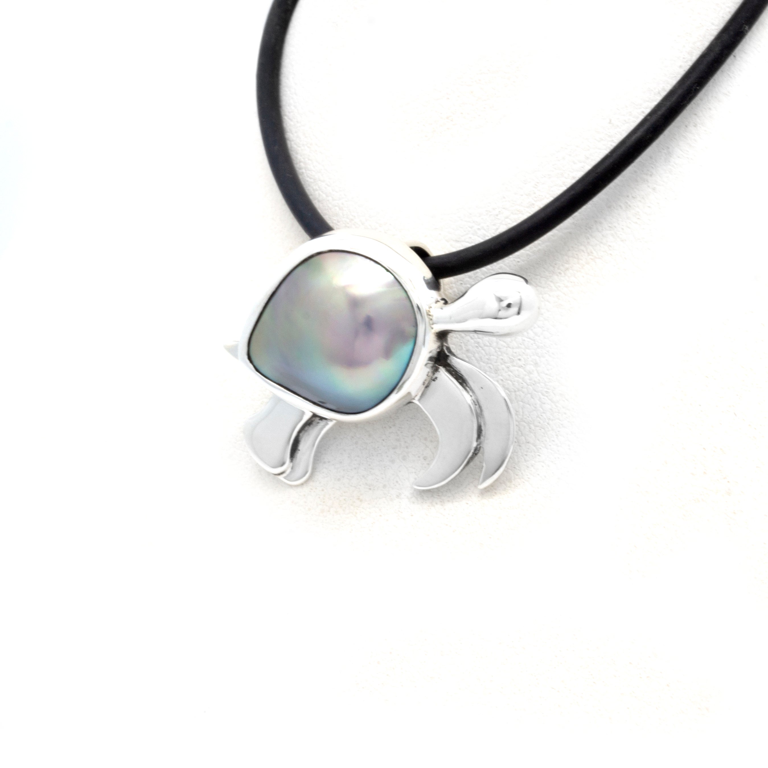 "Sea Turtle" Silver Pendant with Cortez Mabe Pearl by Priscila Canales