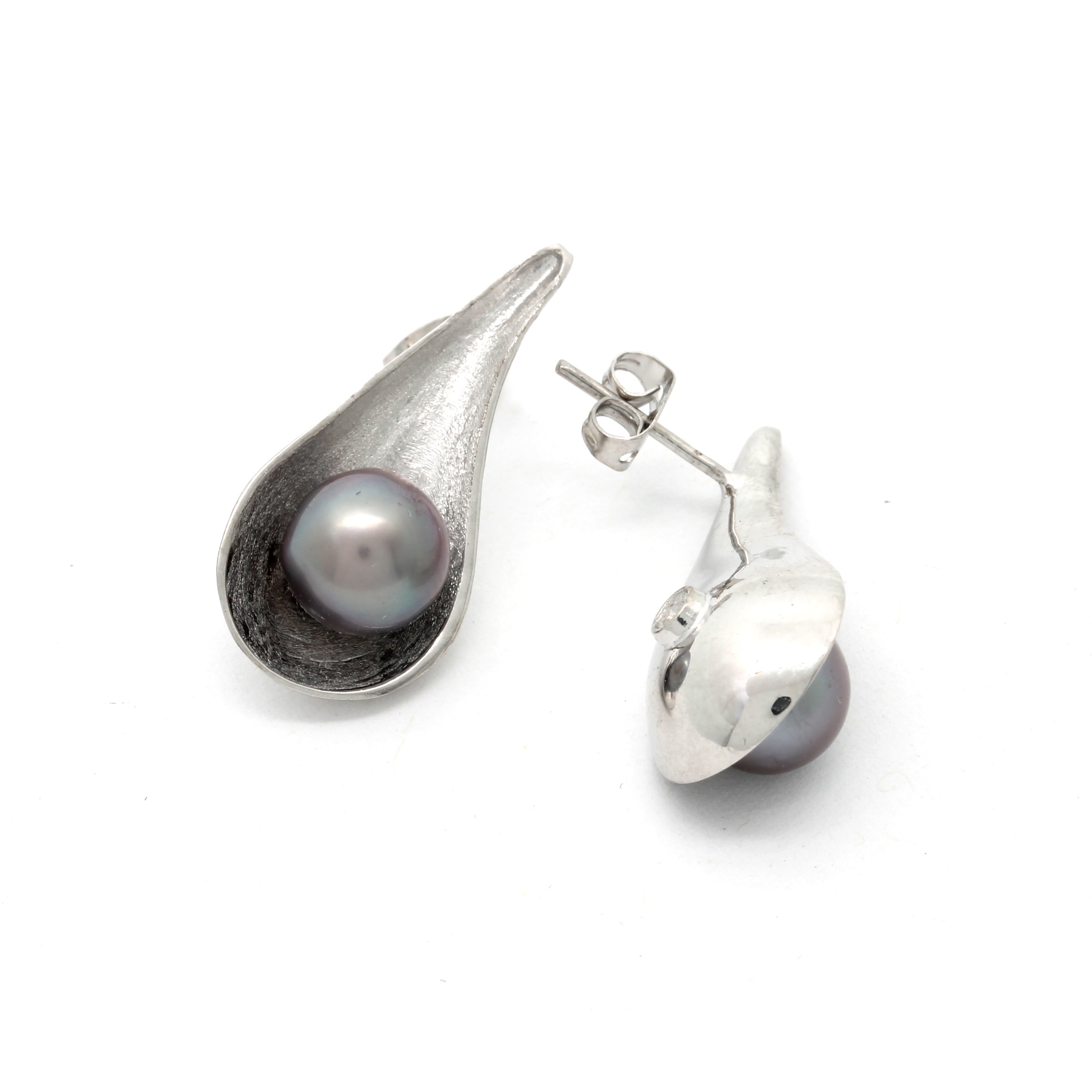 "Rain drop" Cortez pearl Silver Earrings by Gabriela Delgado