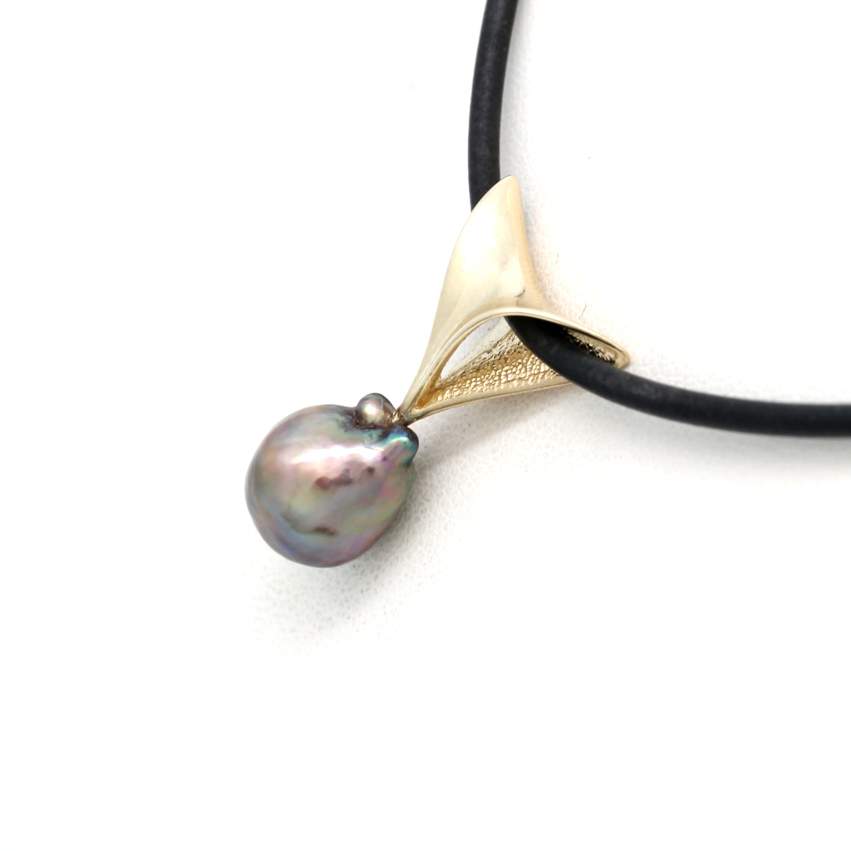 "Ventus" 14K Yellow Gold Pendant with Cortez Pearl