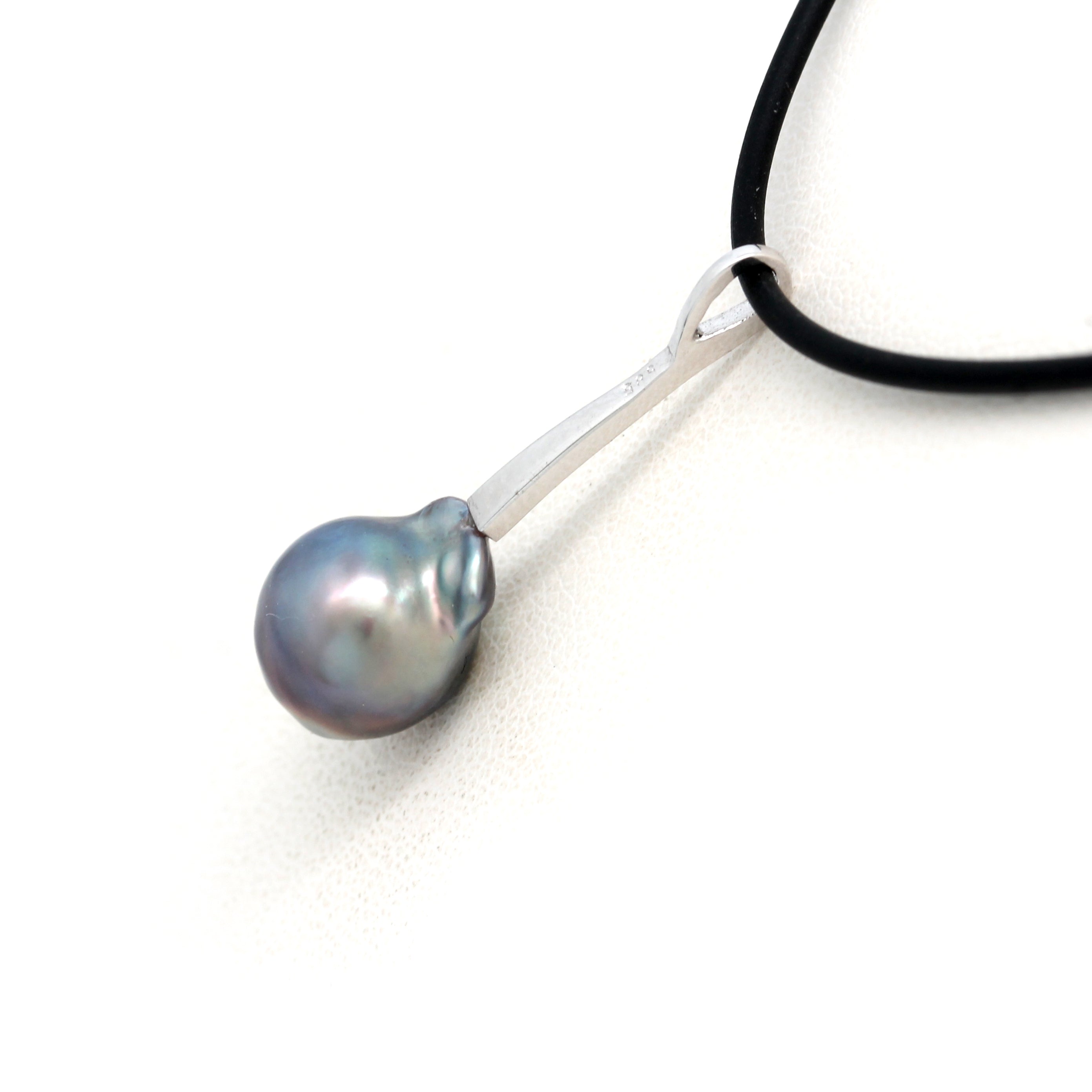 "Longhi" 14K White Gold Pendant with Cortez Pearl