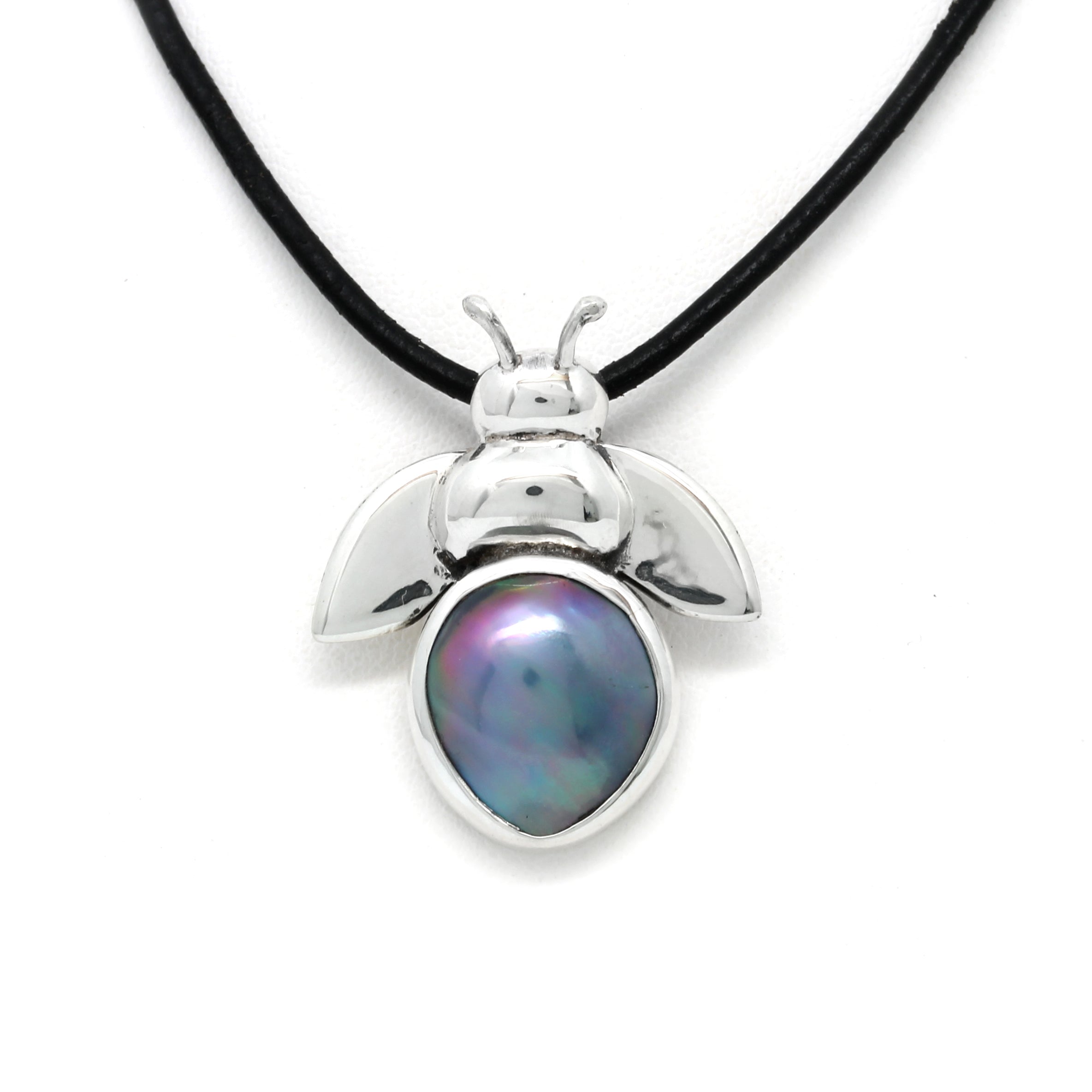 "Bee" Silver Pendant with Cortez Mabe Pearl by Priscila Canales