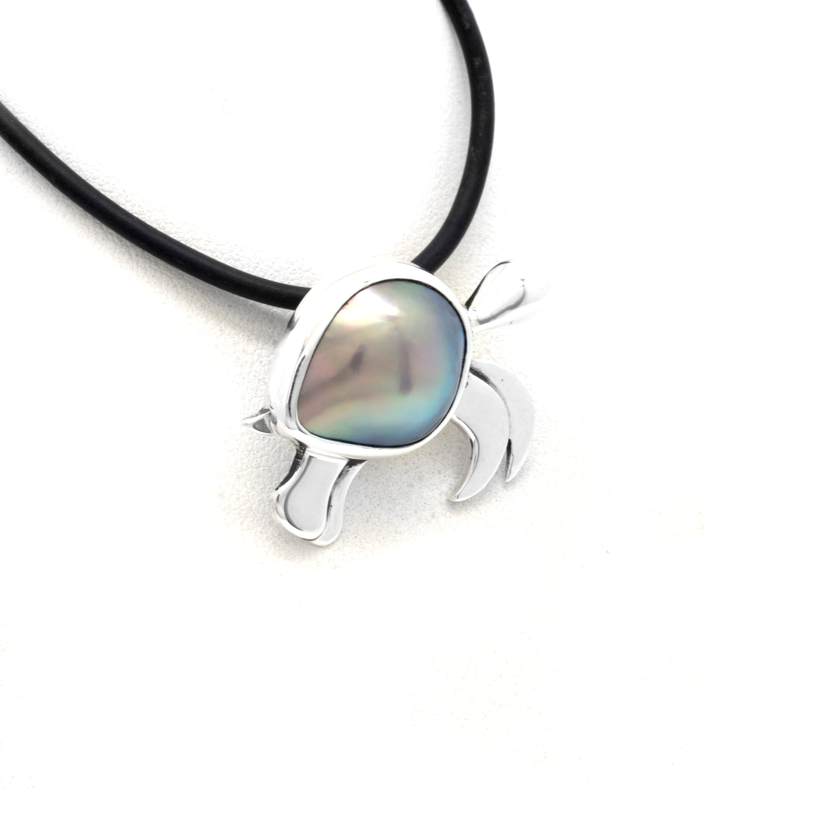 "Sea Turtle" Silver Pendant with Cortez Mabe Pearl by Priscila Canales